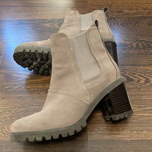 Ugg Hazel Suede Ankle Boot